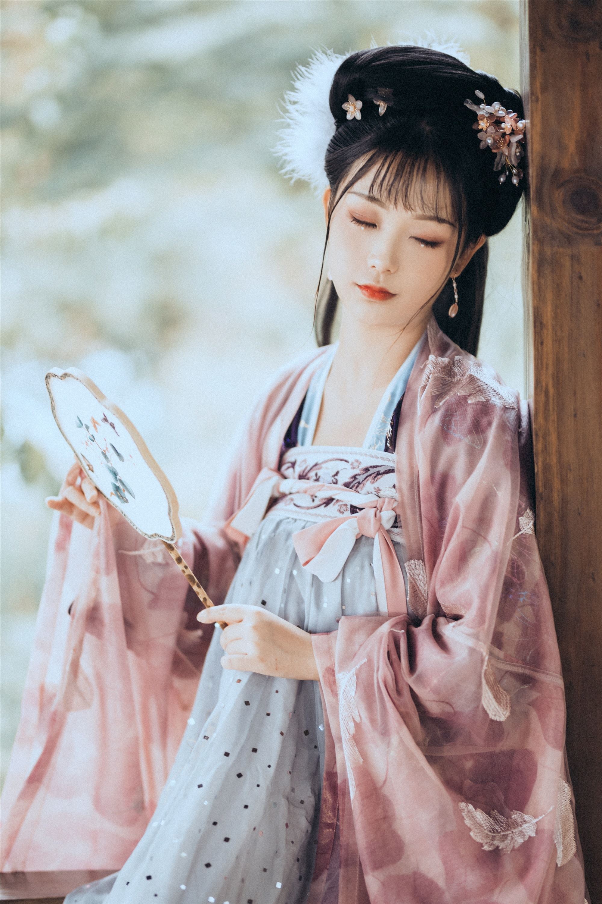 YITUYU艺图语 2021.09.04 幽人独自怜 Seven